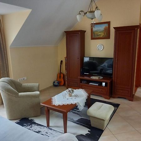 River Apartmanhaz Ясберень Экстерьер фото